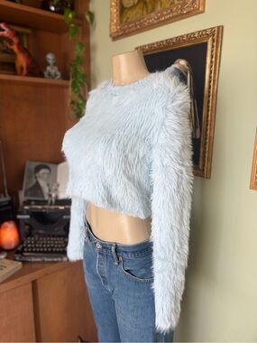 Forever 21 Light Blue Shaggy Faux Crop Fur Sweater Size L Casual Flirty Emo